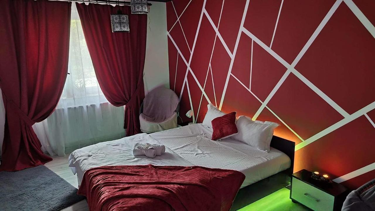 Studio Vale Apartment Hunedoara Ngoại thất bức ảnh